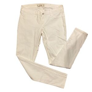 𝅺HOLLISTER Super Skinny White‎ Jeans